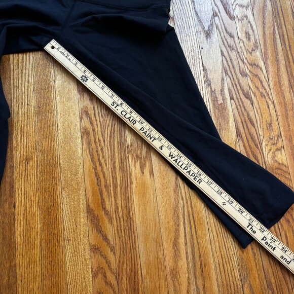 Lululemon Low Rise Align Capri - Picture 7 of 7